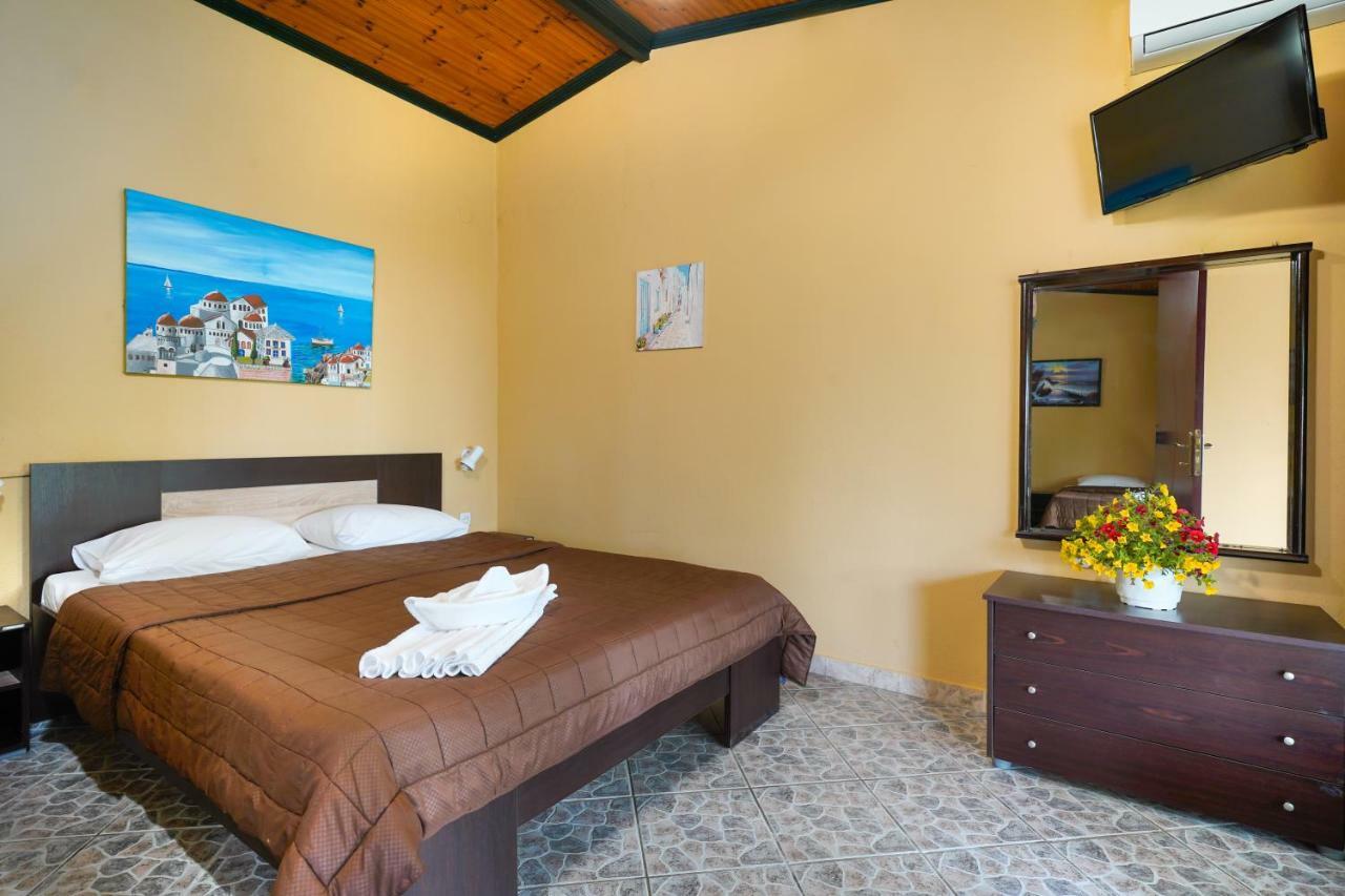 Platanes Apartments Skála Marión Екстериор снимка